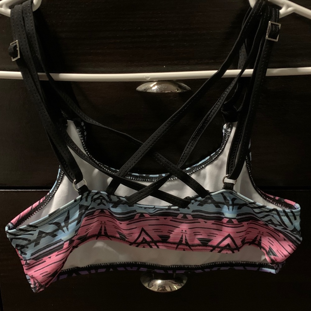 Bikini - Picture 3 of 3